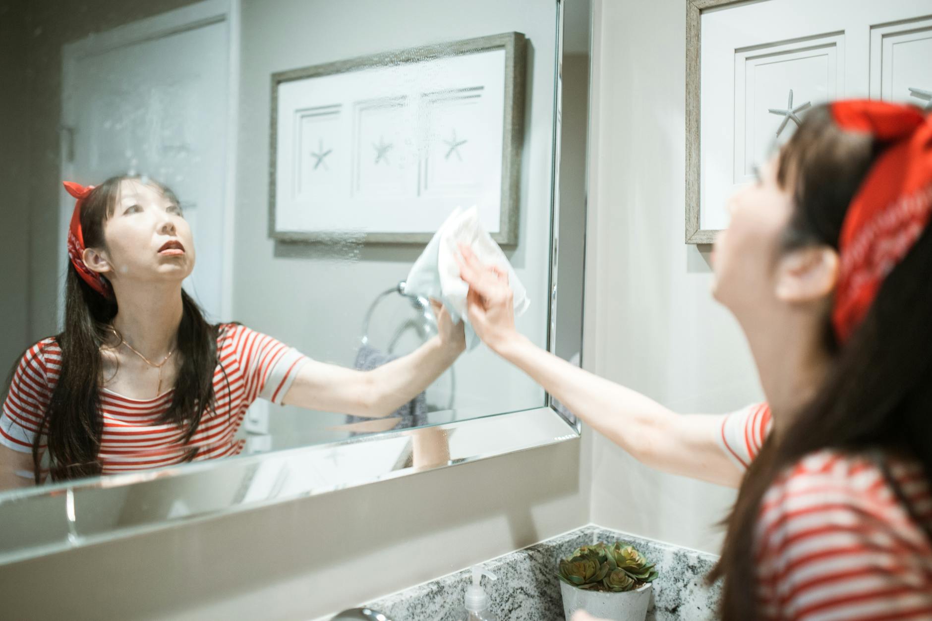 The Bathroom Cleaning Efficiency Routine: Time, Cost, and Sequence
