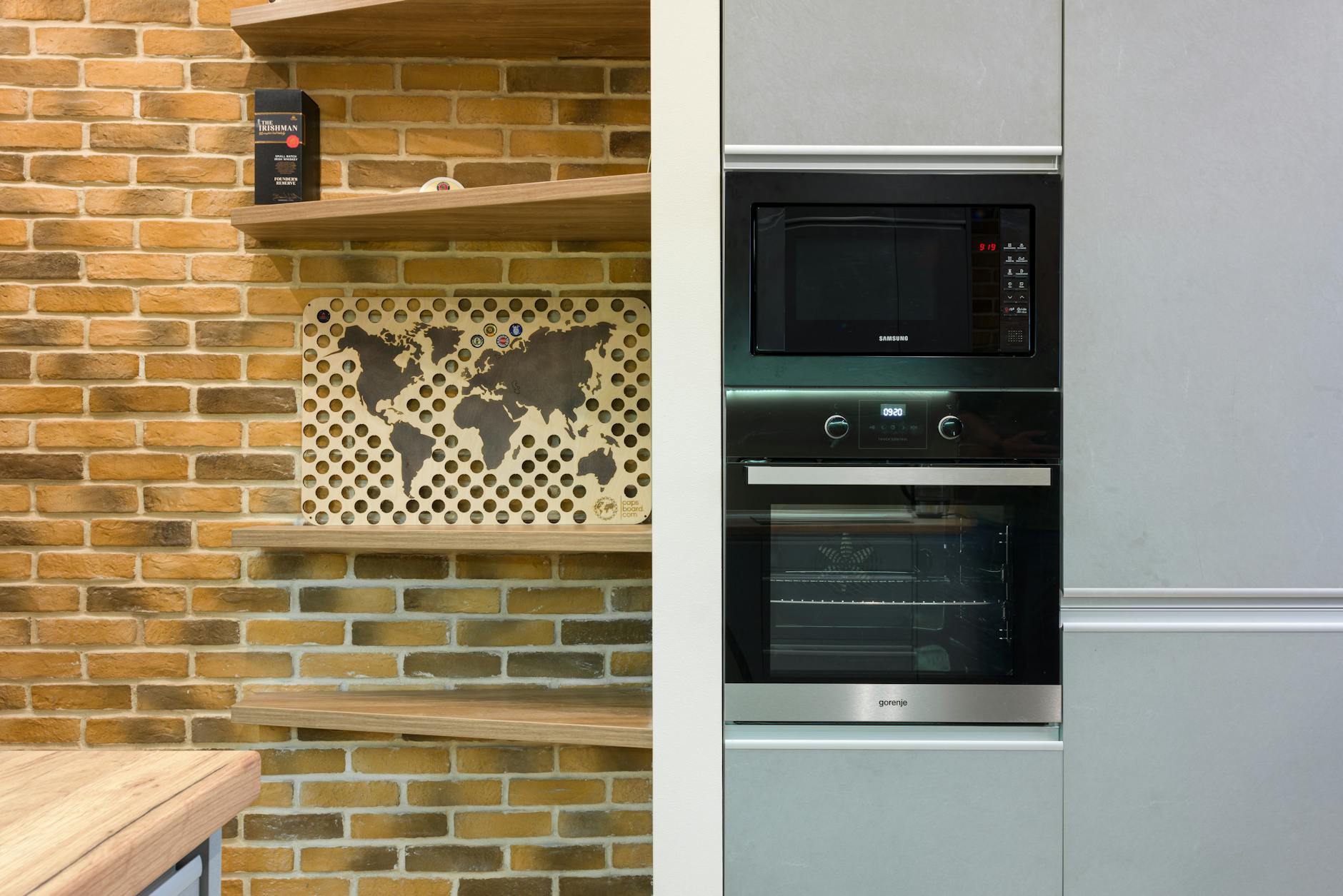 Best Microwave for Small Kitchen 2026: A Space-Conscious Guide