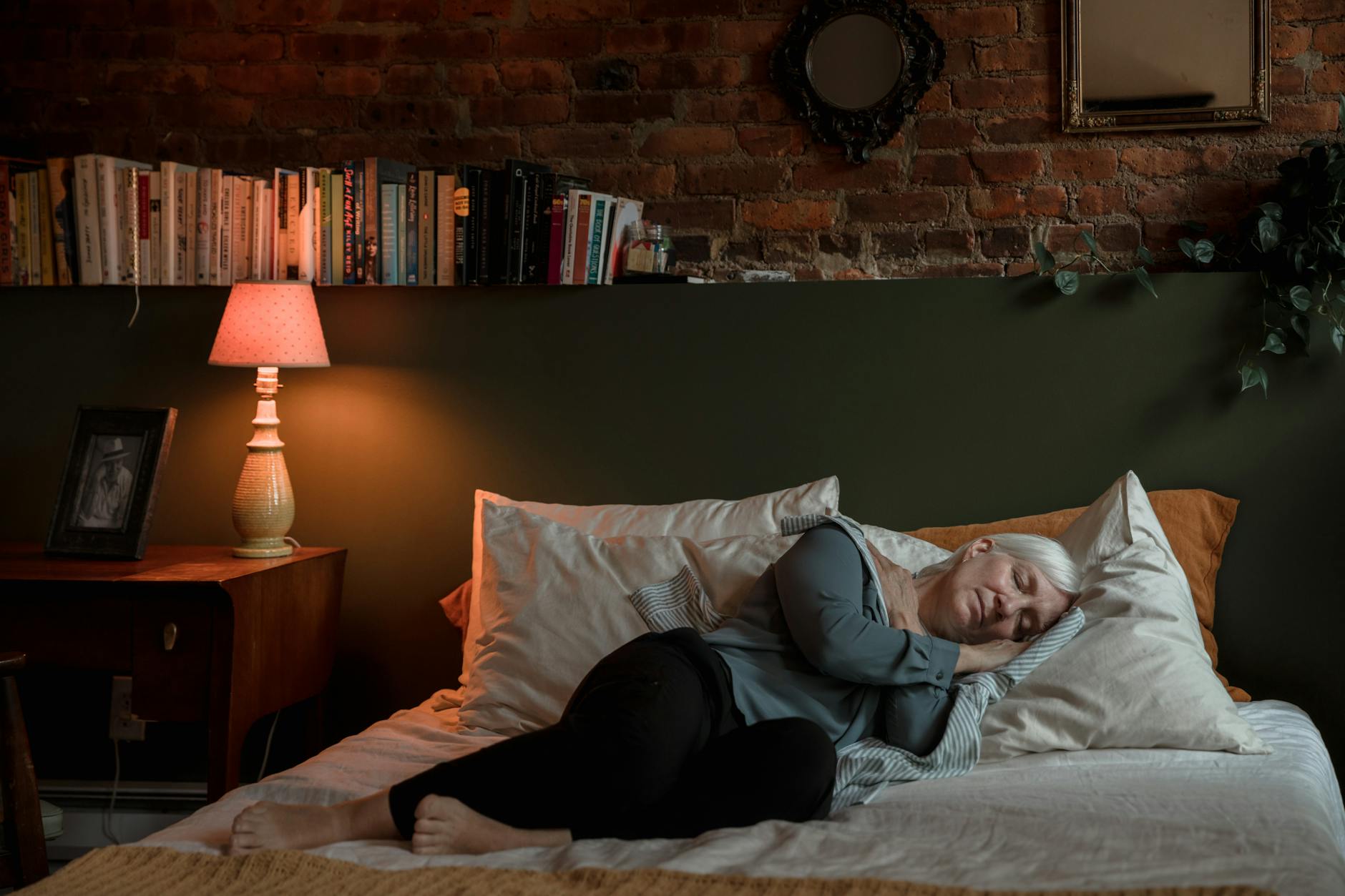 Best Pillows for Side Sleepers UK 2026: Support, Cost and Longevity Compared