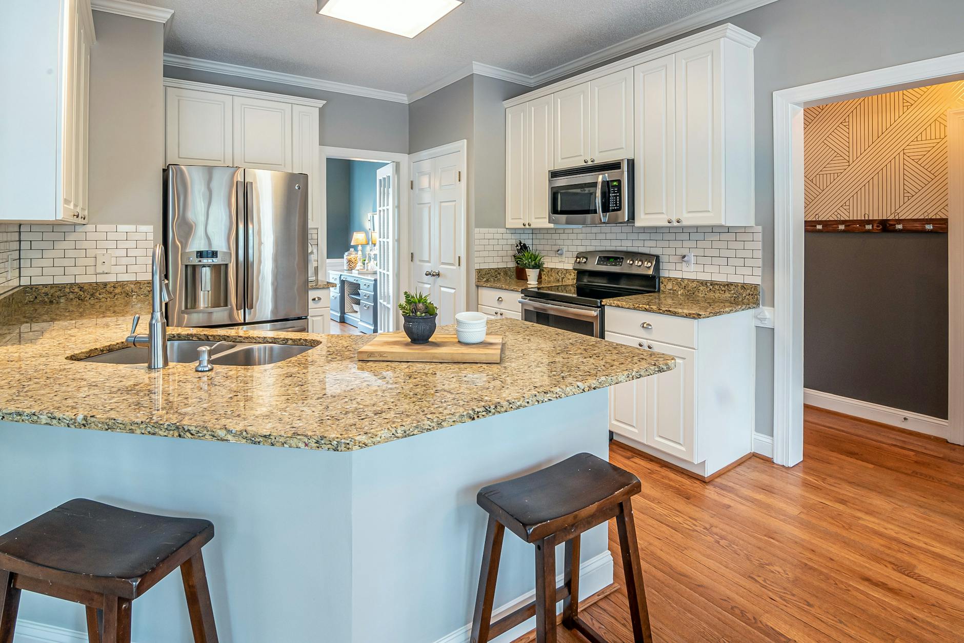 The Best Refrigerator Under $1000 in 2026: Efficient Cooling Without Compromise