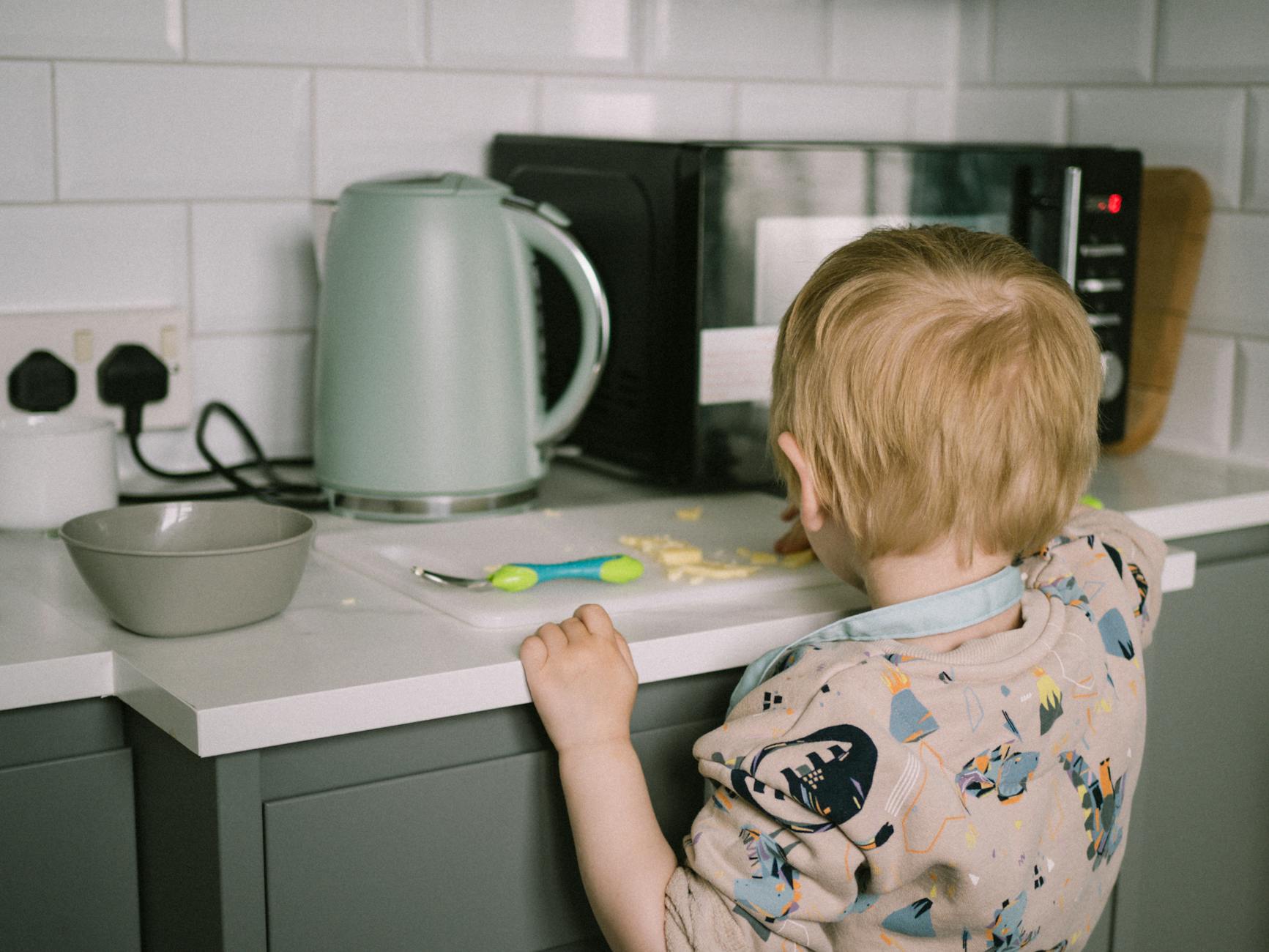Microwave Milk Temperature Guide: Safe Heating Without Waste