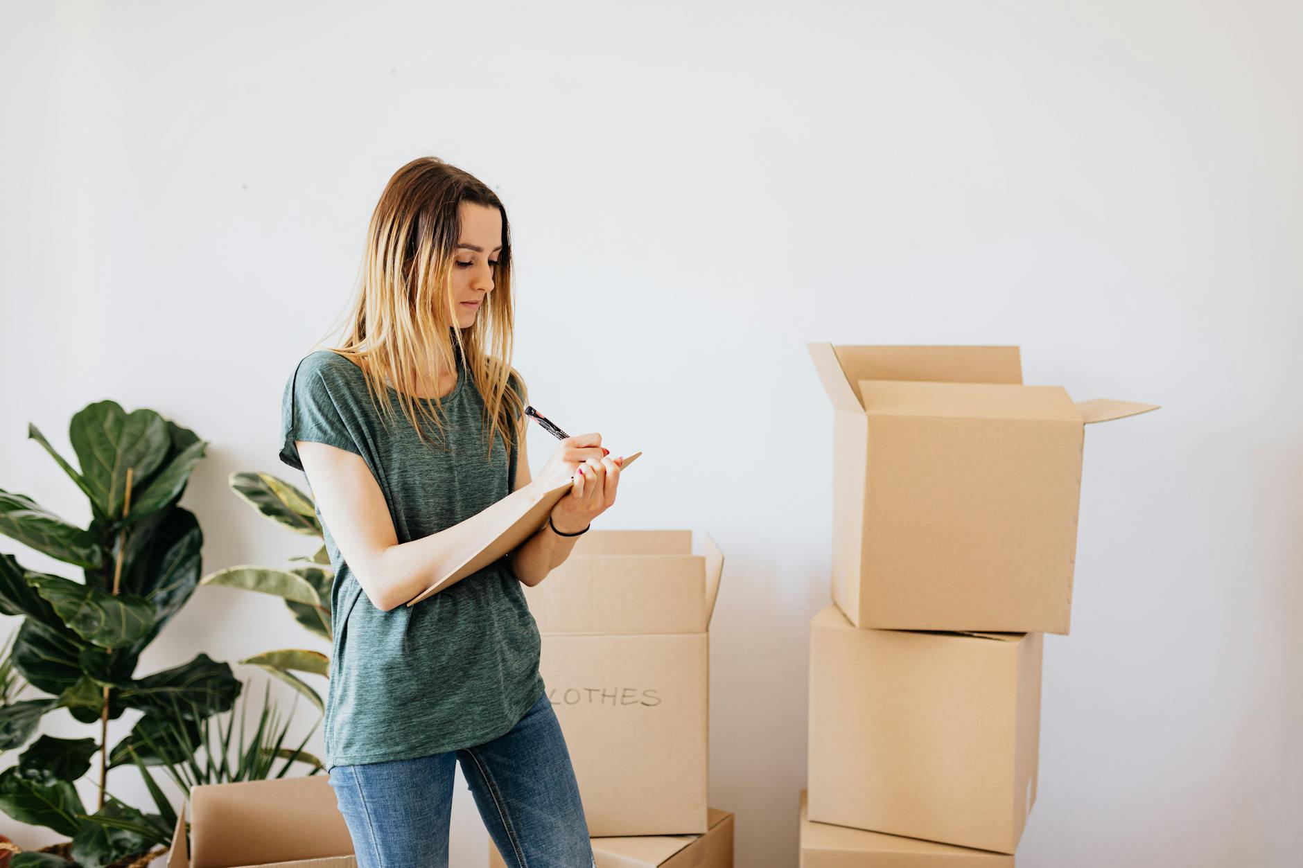 Moving House Checklist Organization Guide: A Cost-Conscious Approach
