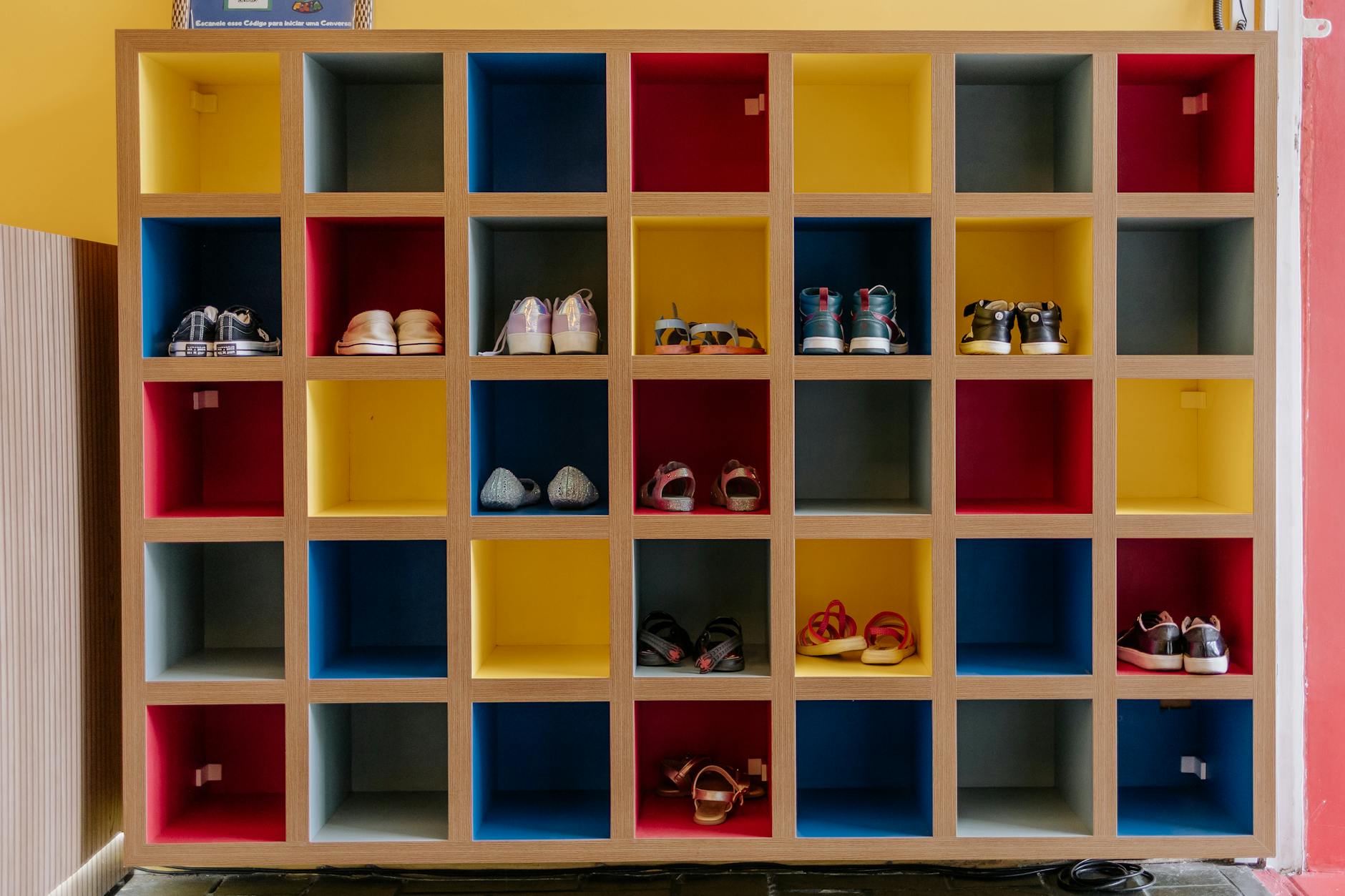 Shoe Storage Ideas for Small Spaces: Efficient Solutions That Maximize Square Footage