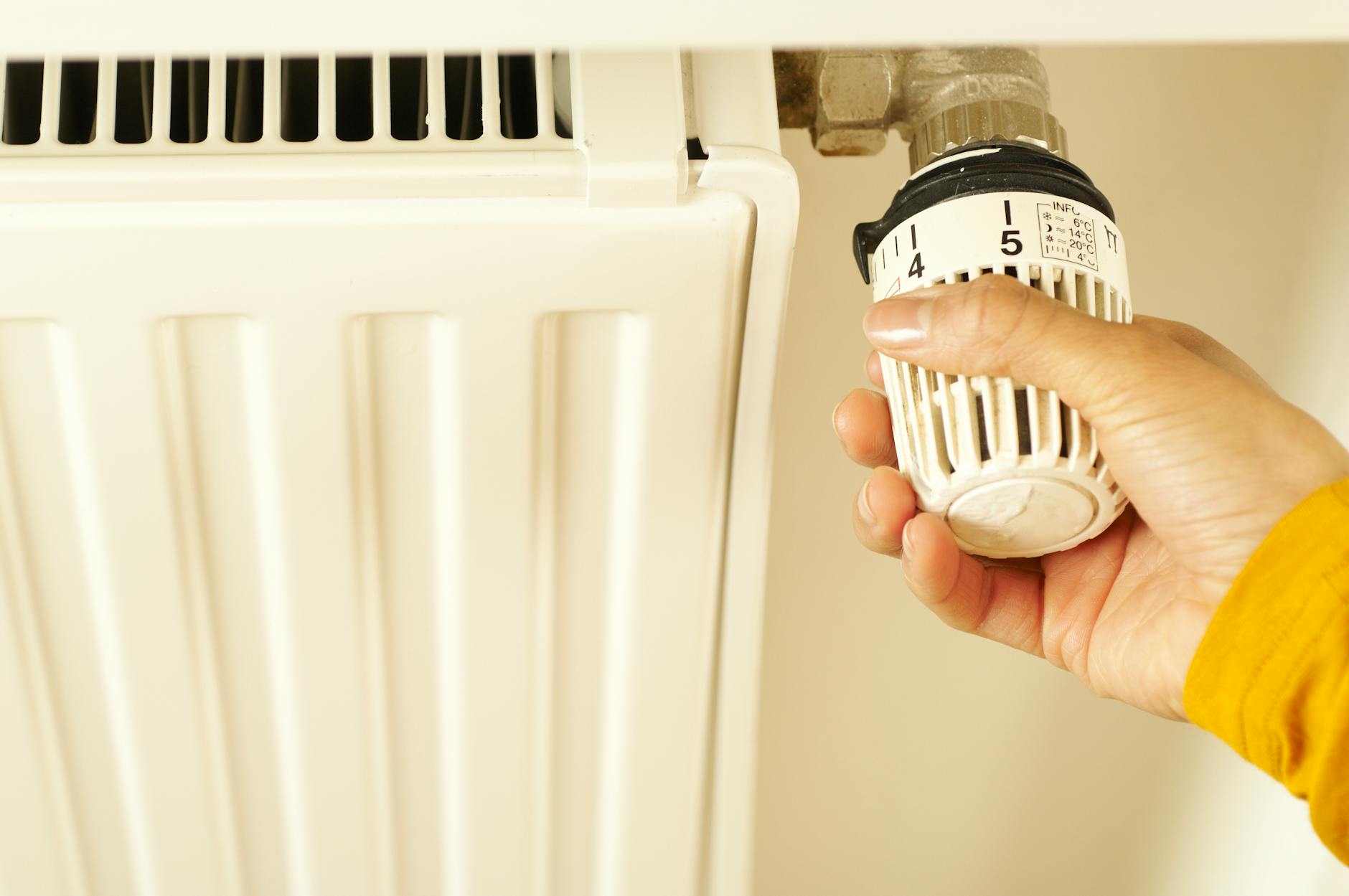 Underfloor Heating Running Cost Comparison: Electric vs. Wet Systems