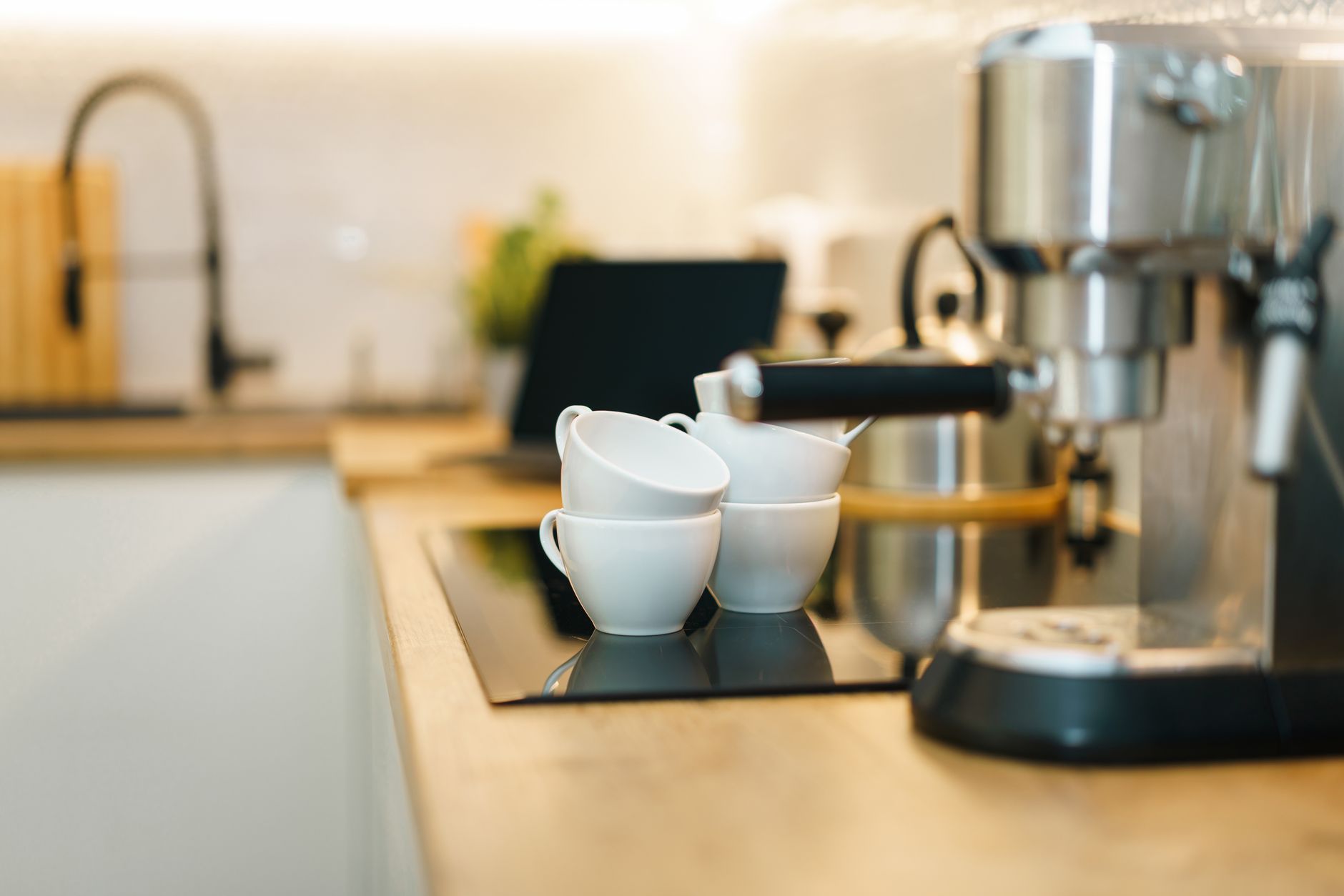 Best Smart Coffee Makers With Connected Features: Are They Worth It in 2026?