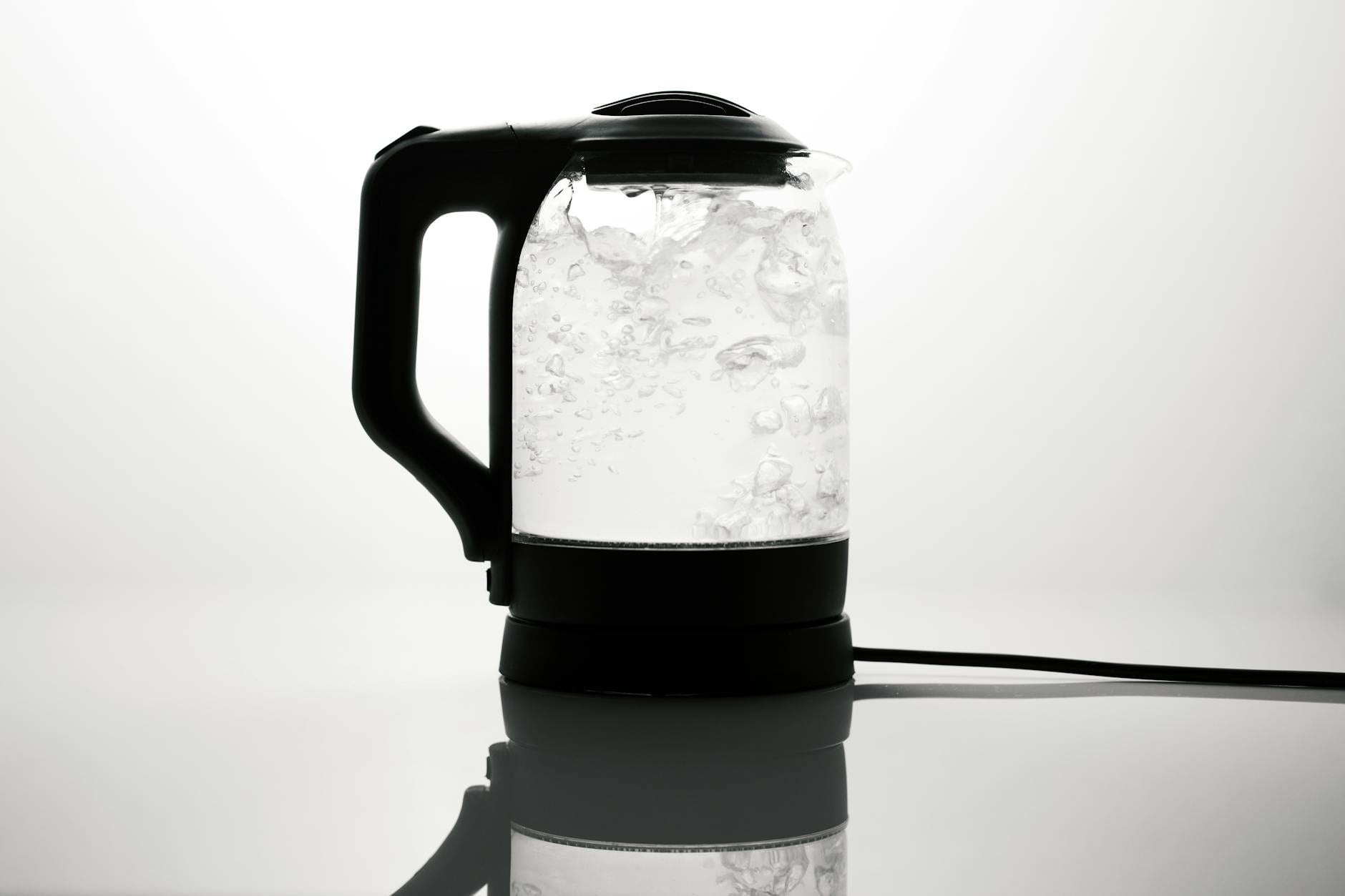How Much Energy Does Boiling a Full Kettle vs. Half Kettle Actually Waste?