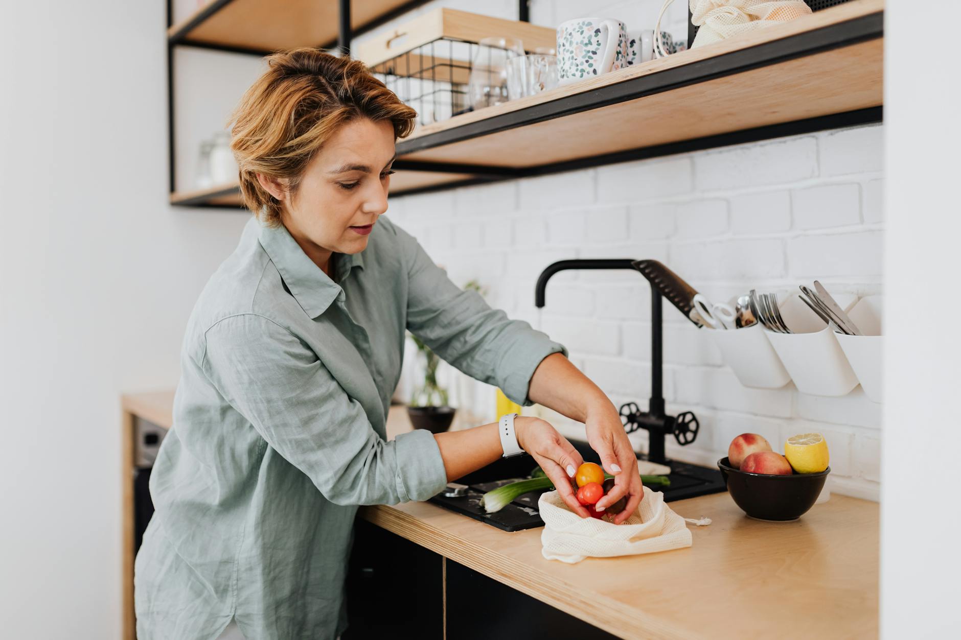 Smart Kitchen Setup for Meal Planning: Are Connected Features Worth the Cost?