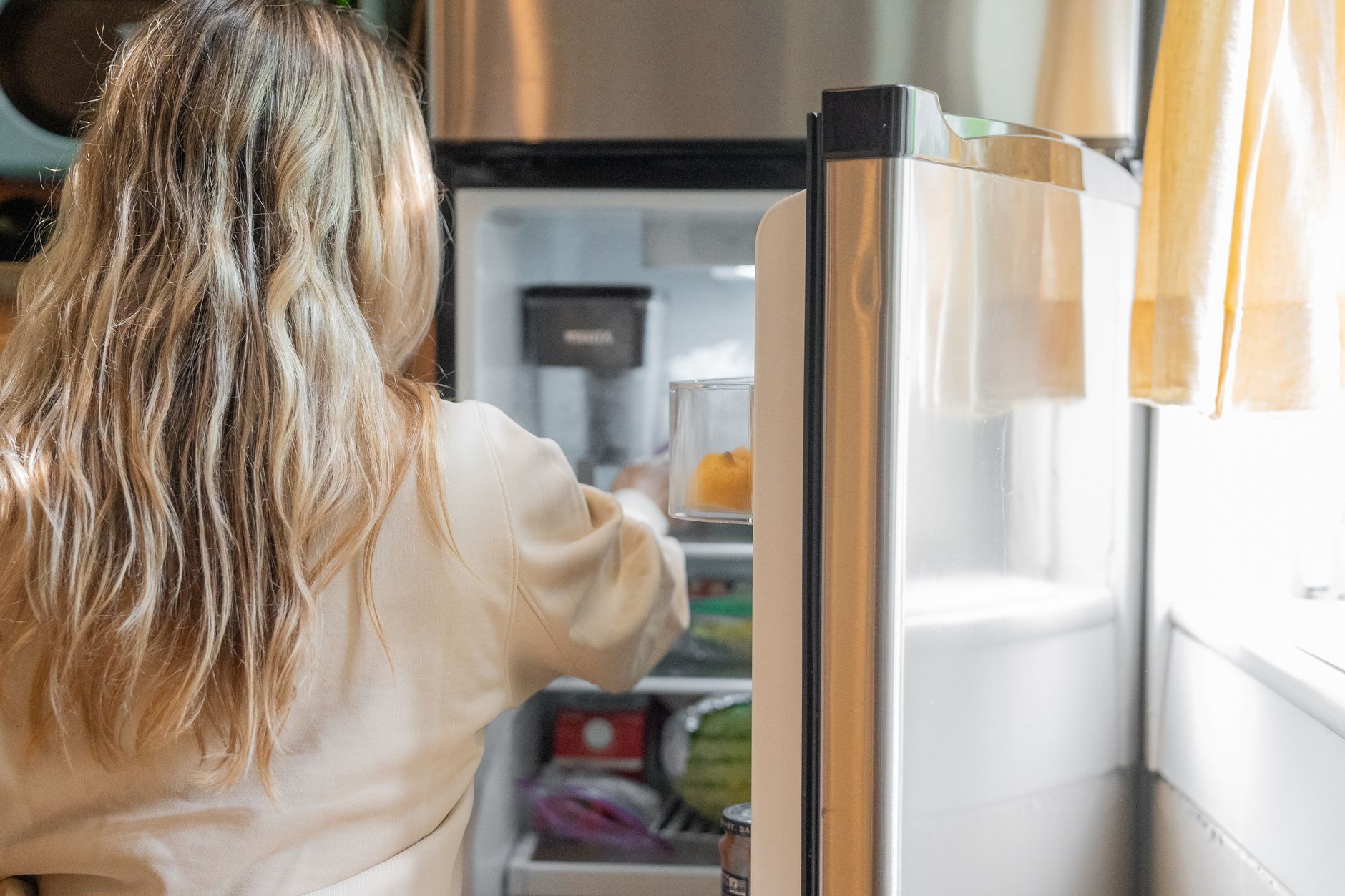 Do Smart Refrigerators with Food Expiration Alerts Actually Reduce Waste and Costs?