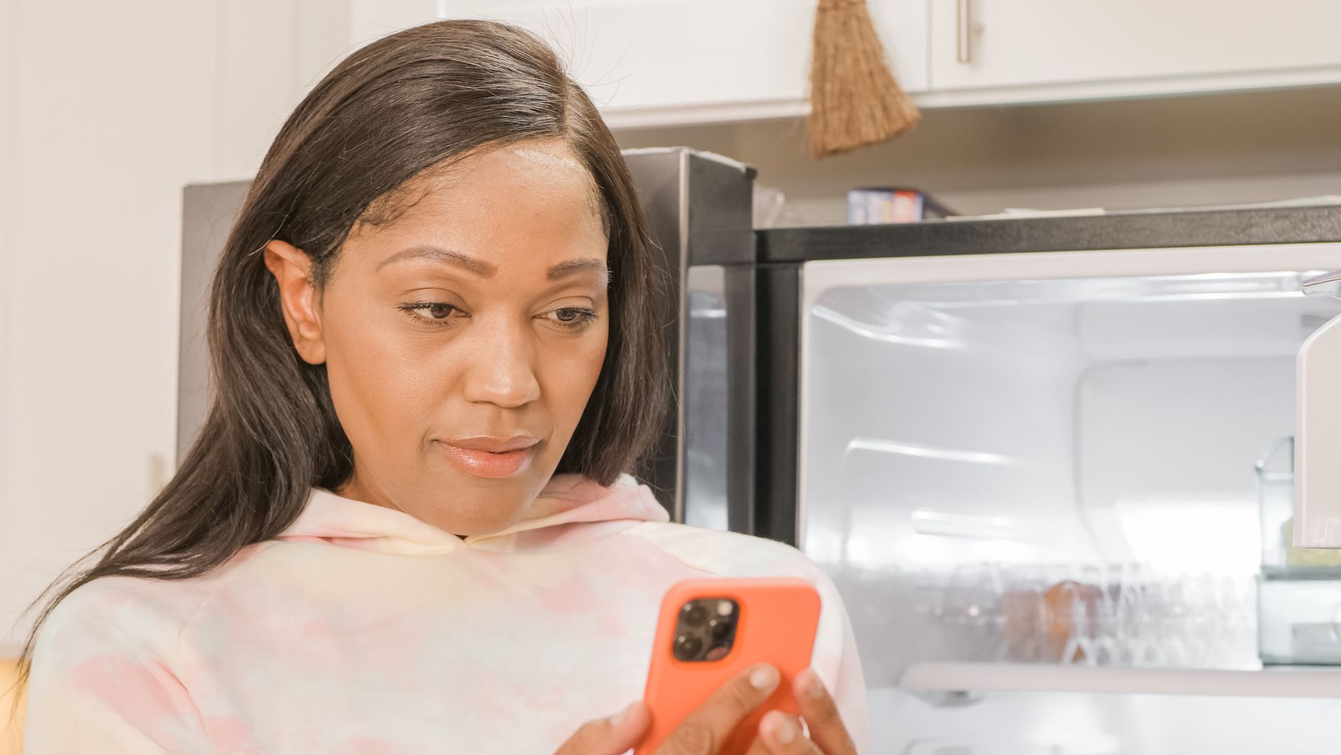 Do Smart Refrigerators with Digital Grocery Lists Actually Save Money?
