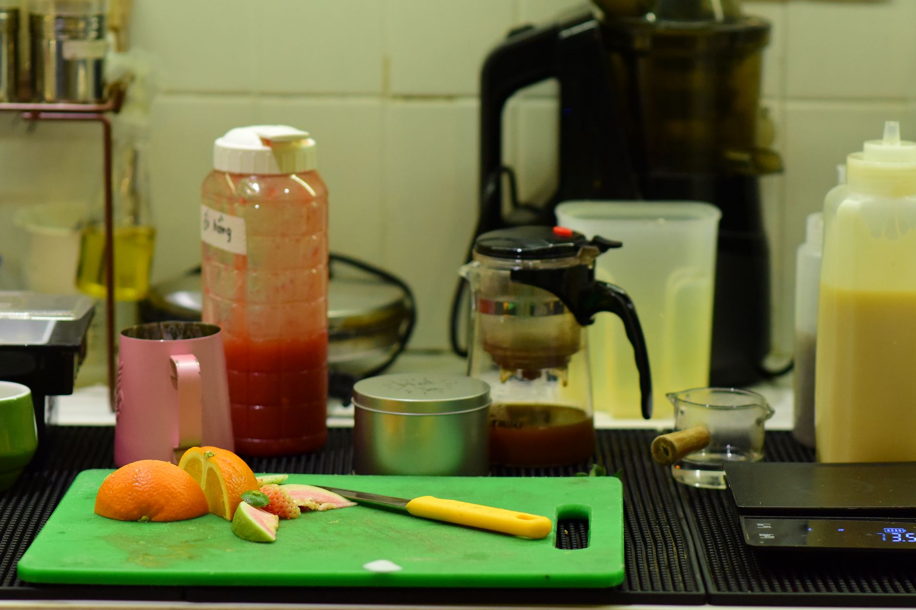 Juicers Guide 2026: Choosing the Right Model for Your Kitchen Workflow