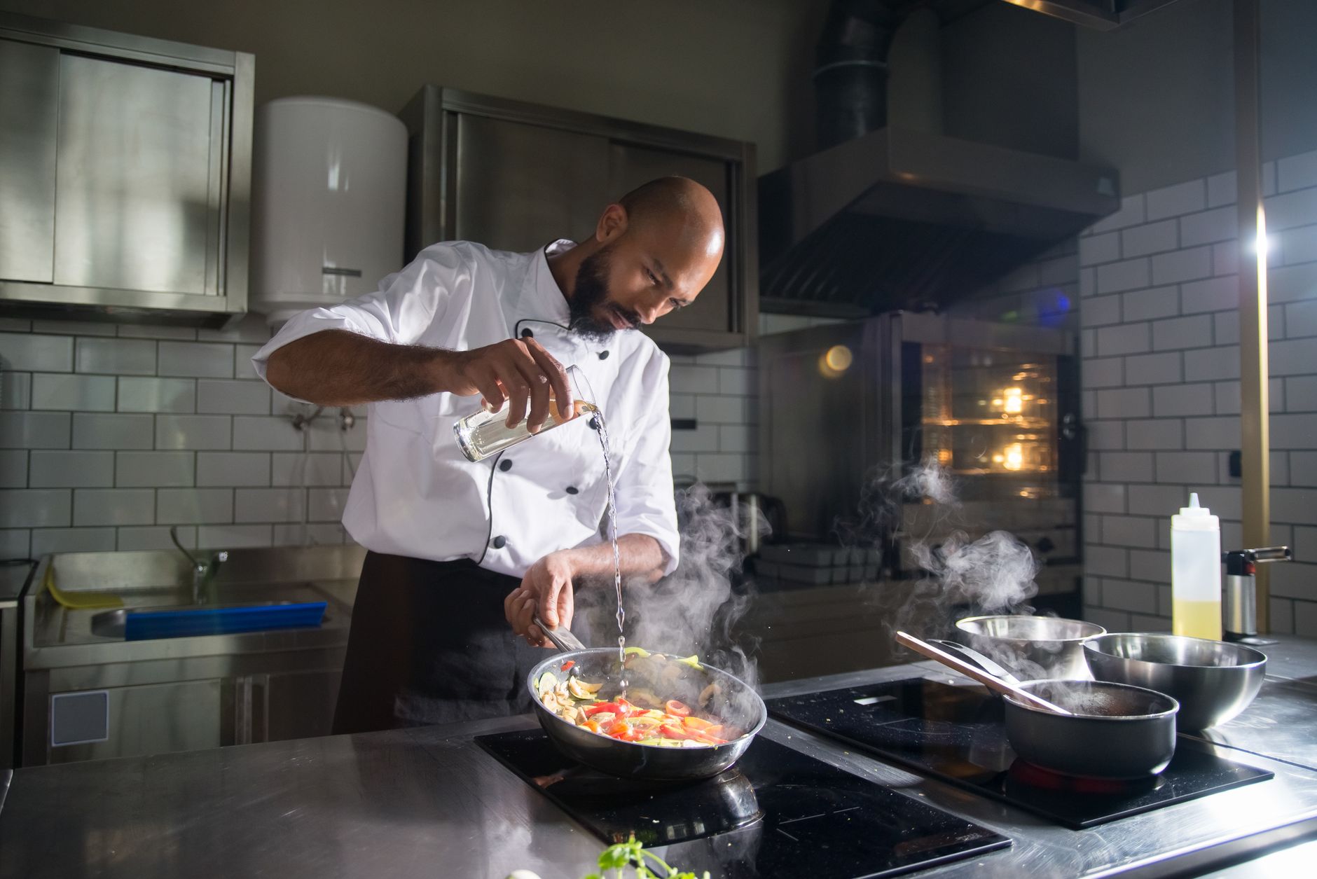 A 2026 Guide to Choosing and Using Sous Vide Machines